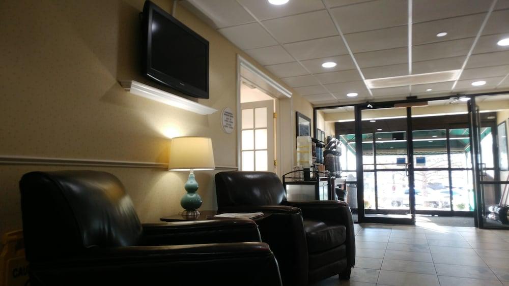 Comfort Inn Airport South Portland Exterior photo