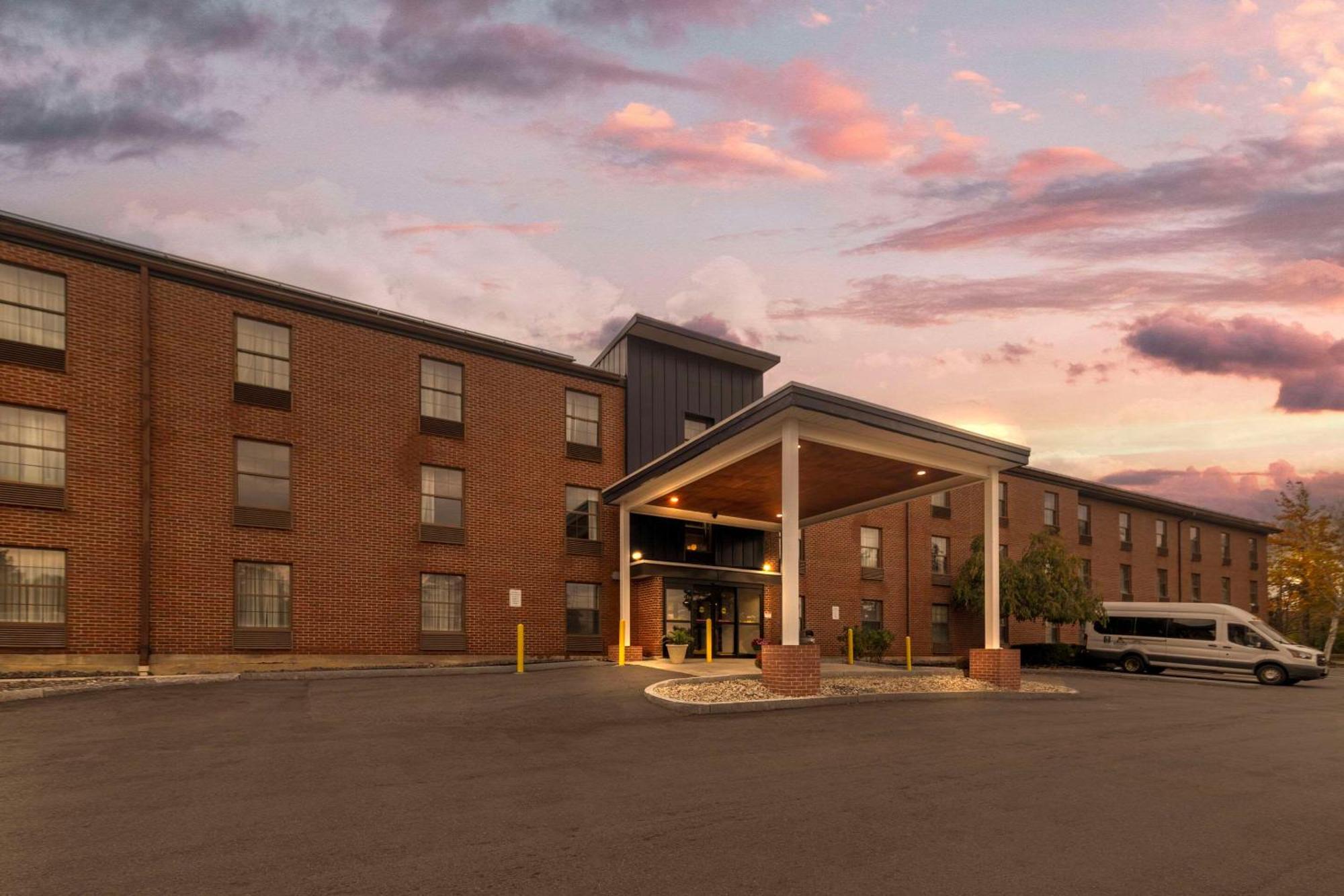 Comfort Inn Airport South Portland Exterior photo